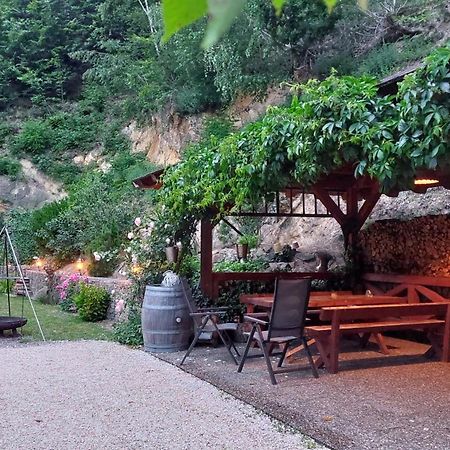 Gaestehaus Gerhardt Schweigen-Rechtenbach Ngoại thất bức ảnh