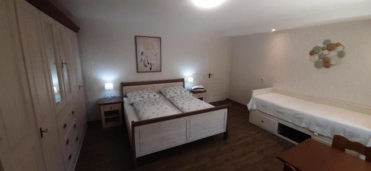 Gaestehaus Gerhardt Schweigen-Rechtenbach Ngoại thất bức ảnh